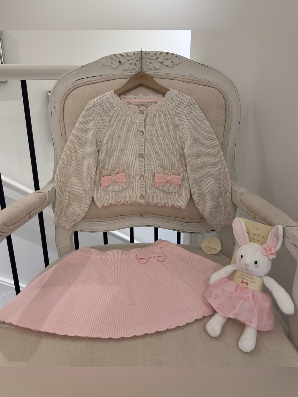 🦢 3T Cynthia Rowley Gorgeous White & Pale Pink Scallop Trim Knit Skirt Set NWT